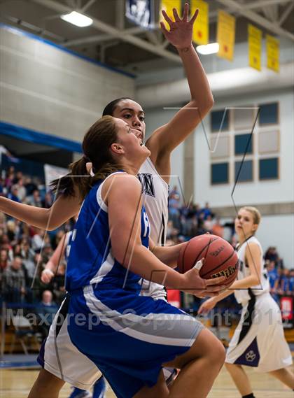 Thumbnail 1 in Fremont vs. Riverton (UHSAA 5A Semifinal) photogallery.