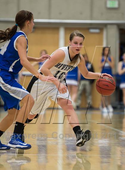 Thumbnail 3 in Fremont vs. Riverton (UHSAA 5A Semifinal) photogallery.
