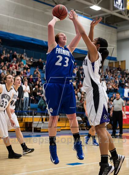 Thumbnail 3 in Fremont vs. Riverton (UHSAA 5A Semifinal) photogallery.