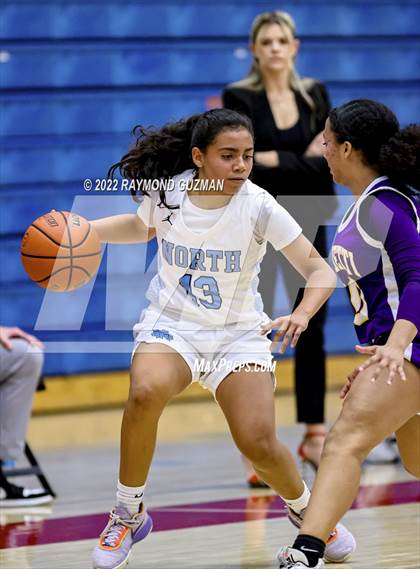 Thumbnail 3 in Clovis North vs. Righetti photogallery.