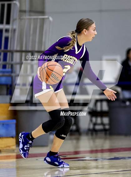 Thumbnail 3 in Clovis North vs. Righetti photogallery.