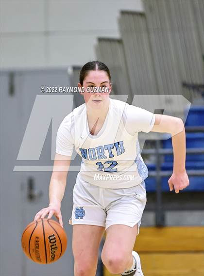 Thumbnail 3 in Clovis North vs. Righetti photogallery.