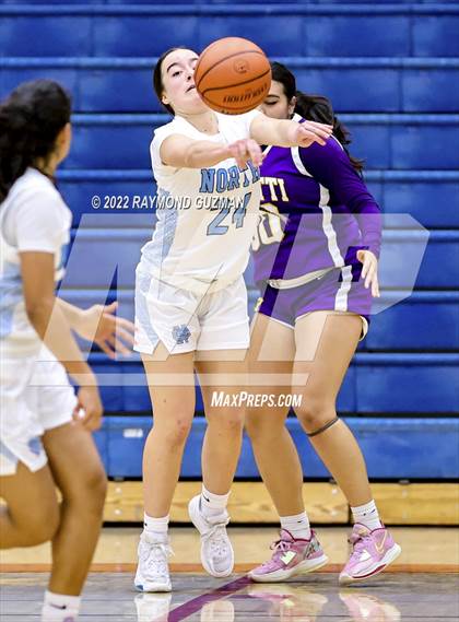 Thumbnail 3 in Clovis North vs. Righetti photogallery.