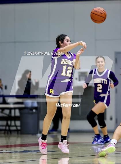 Thumbnail 3 in Clovis North vs. Righetti photogallery.