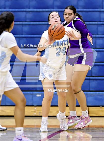 Thumbnail 2 in Clovis North vs. Righetti photogallery.
