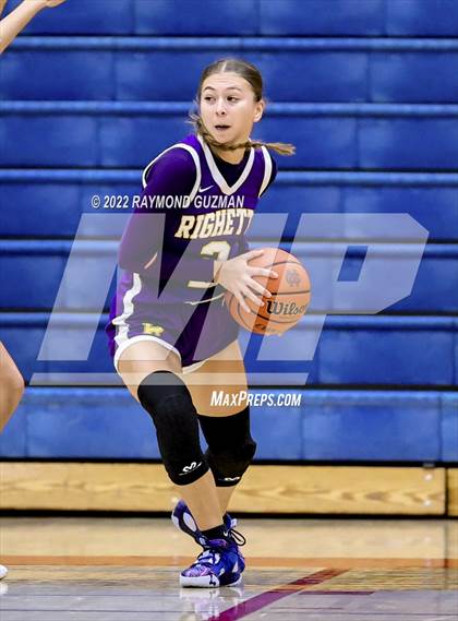 Thumbnail 2 in Clovis North vs. Righetti photogallery.