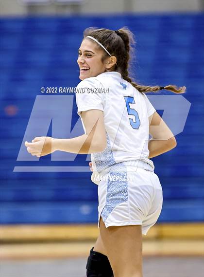 Thumbnail 3 in Clovis North vs. Righetti photogallery.
