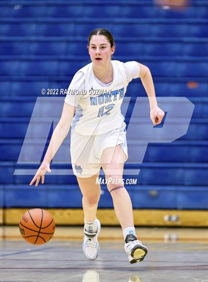 Thumbnail 3 in Clovis North vs. Righetti photogallery.