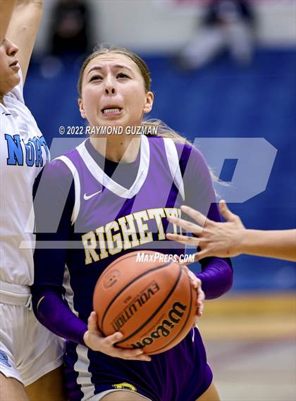 Thumbnail 2 in Clovis North vs. Righetti photogallery.