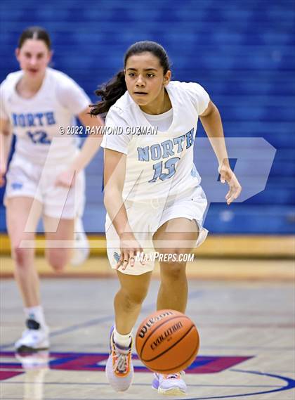 Thumbnail 3 in Clovis North vs. Righetti photogallery.