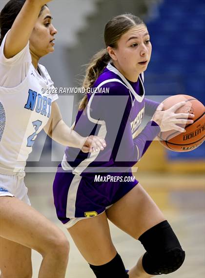 Thumbnail 3 in Clovis North vs. Righetti photogallery.