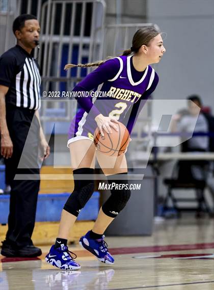 Thumbnail 2 in Clovis North vs. Righetti photogallery.