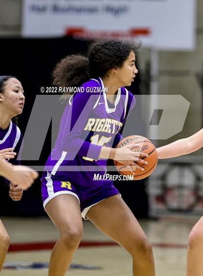 Thumbnail 2 in Clovis North vs. Righetti photogallery.