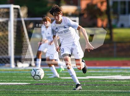 Thumbnail 1 in Hall vs. Darien (CIAC Class LL Round 1) photogallery.