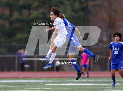 Thumbnail 3 in Hall vs. Darien (CIAC Class LL Round 1) photogallery.
