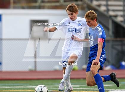 Thumbnail 3 in Hall vs. Darien (CIAC Class LL Round 1) photogallery.