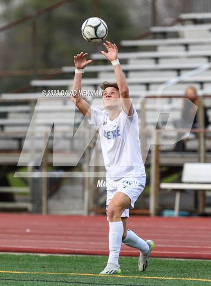 Thumbnail 1 in Hall vs. Darien (CIAC Class LL Round 1) photogallery.