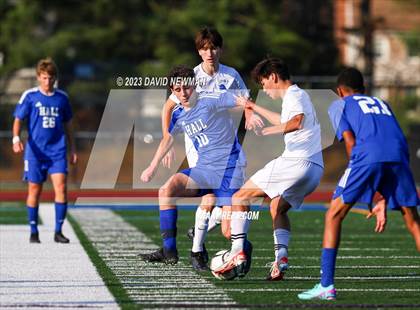 Thumbnail 3 in Hall vs. Darien (CIAC Class LL Round 1) photogallery.