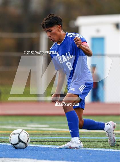 Thumbnail 2 in Hall vs. Darien (CIAC Class LL Round 1) photogallery.
