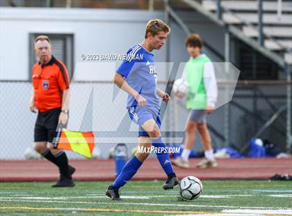 Thumbnail 2 in Hall vs. Darien (CIAC Class LL Round 1) photogallery.