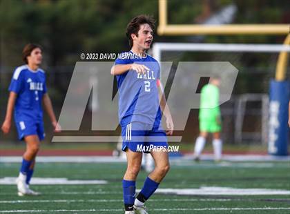 Thumbnail 1 in Hall vs. Darien (CIAC Class LL Round 1) photogallery.