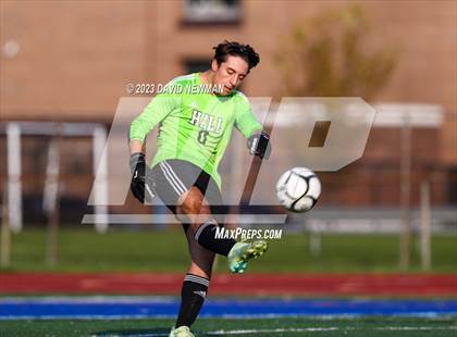 Thumbnail 3 in Hall vs. Darien (CIAC Class LL Round 1) photogallery.