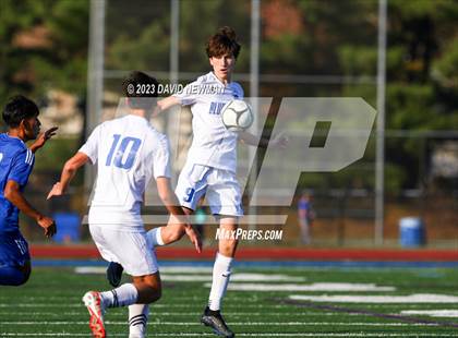 Thumbnail 1 in Hall vs. Darien (CIAC Class LL Round 1) photogallery.
