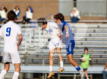 Thumbnail 1 in Hall vs. Darien (CIAC Class LL Round 1) photogallery.
