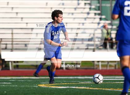 Thumbnail 3 in Hall vs. Darien (CIAC Class LL Round 1) photogallery.
