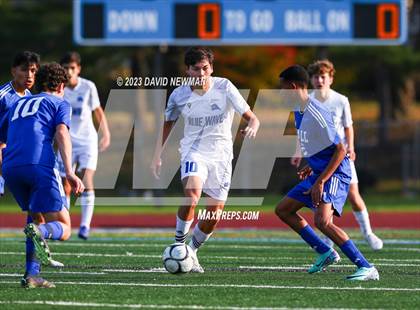 Thumbnail 2 in Hall vs. Darien (CIAC Class LL Round 1) photogallery.
