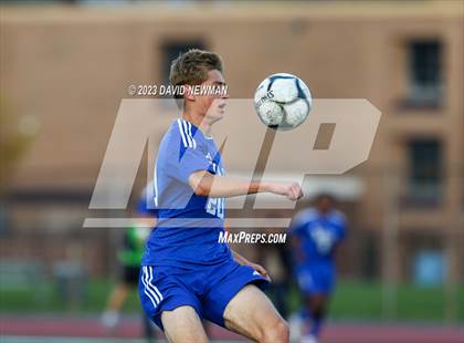 Thumbnail 2 in Hall vs. Darien (CIAC Class LL Round 1) photogallery.