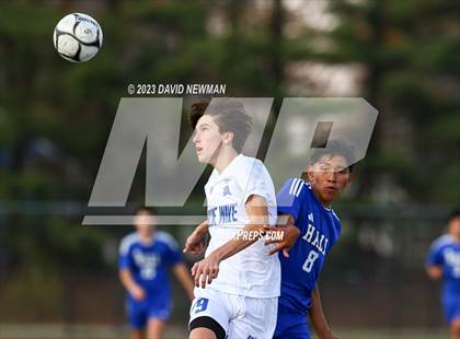 Thumbnail 1 in Hall vs. Darien (CIAC Class LL Round 1) photogallery.