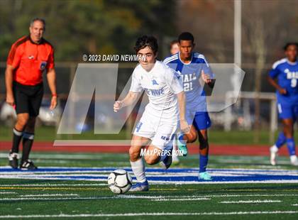 Thumbnail 3 in Hall vs. Darien (CIAC Class LL Round 1) photogallery.