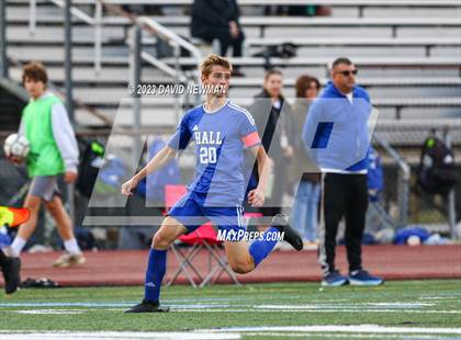 Thumbnail 3 in Hall vs. Darien (CIAC Class LL Round 1) photogallery.