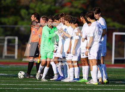 Thumbnail 2 in Hall vs. Darien (CIAC Class LL Round 1) photogallery.