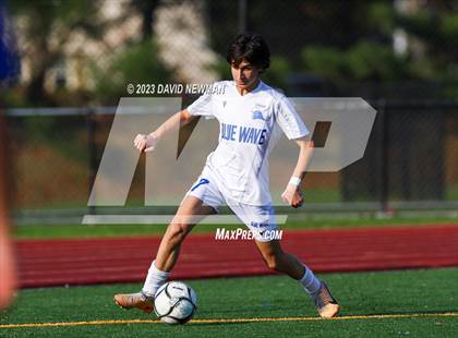 Thumbnail 3 in Hall vs. Darien (CIAC Class LL Round 1) photogallery.