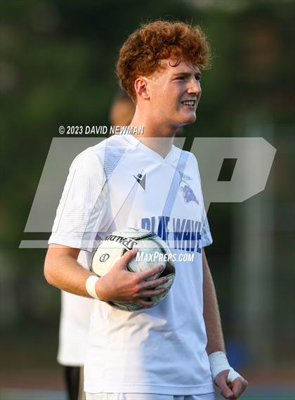 Thumbnail 1 in Hall vs. Darien (CIAC Class LL Round 1) photogallery.