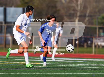 Thumbnail 3 in Hall vs. Darien (CIAC Class LL Round 1) photogallery.