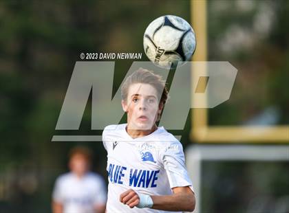 Thumbnail 2 in Hall vs. Darien (CIAC Class LL Round 1) photogallery.