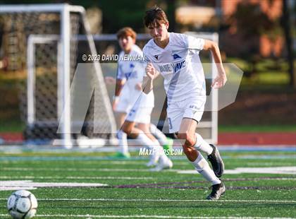 Thumbnail 2 in Hall vs. Darien (CIAC Class LL Round 1) photogallery.