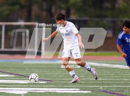 Thumbnail 2 in Hall vs. Darien (CIAC Class LL Round 1) photogallery.