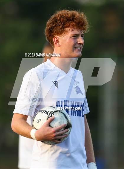 Thumbnail 2 in Hall vs. Darien (CIAC Class LL Round 1) photogallery.