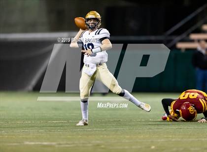 Thumbnail 2 in Kelso vs. O'Dea (WIAA 3A Second Round) photogallery.