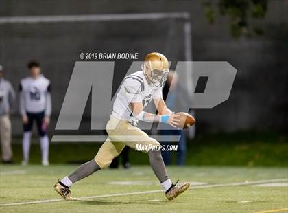 Thumbnail 1 in Kelso vs. O'Dea (WIAA 3A Second Round) photogallery.
