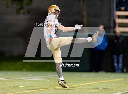 Thumbnail 2 in Kelso vs. O'Dea (WIAA 3A Second Round) photogallery.