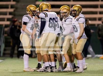 Thumbnail 1 in Kelso vs. O'Dea (WIAA 3A Second Round) photogallery.