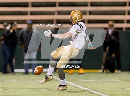 Thumbnail 2 in Kelso vs. O'Dea (WIAA 3A Second Round) photogallery.