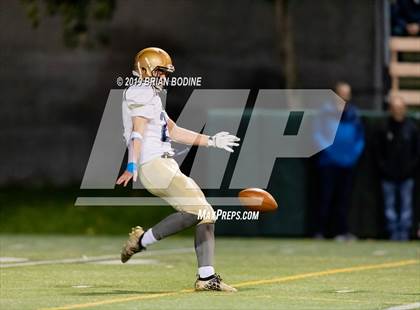 Thumbnail 3 in Kelso vs. O'Dea (WIAA 3A Second Round) photogallery.
