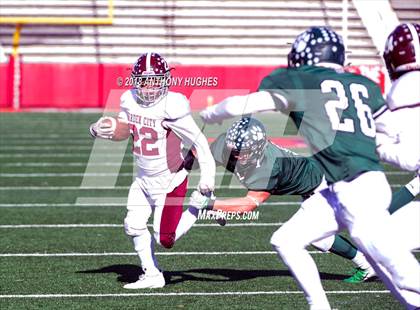 Thumbnail 1 in Garden City vs. Lindenhurst (Section 8 Division II Final) photogallery.