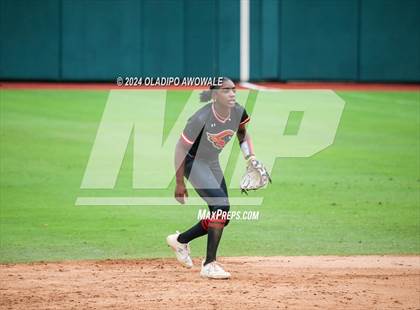 Thumbnail 1 in Melissa vs. Harlingen South (UIL 5A Softball Final) photogallery.